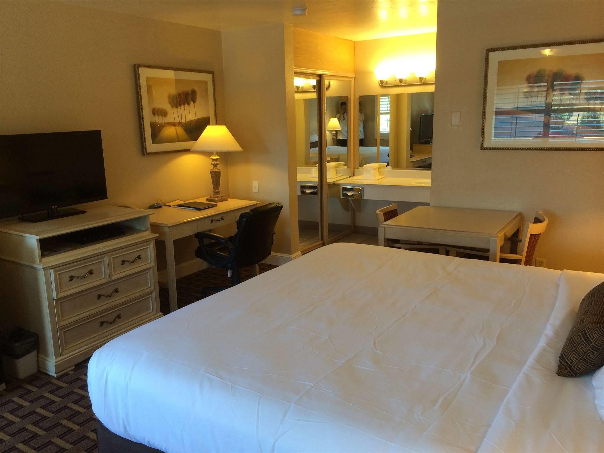 Pacific Inn มอนเทอร์เรย์ ภายนอก รูปภาพ